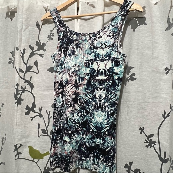 Top - Picture 5 of 6